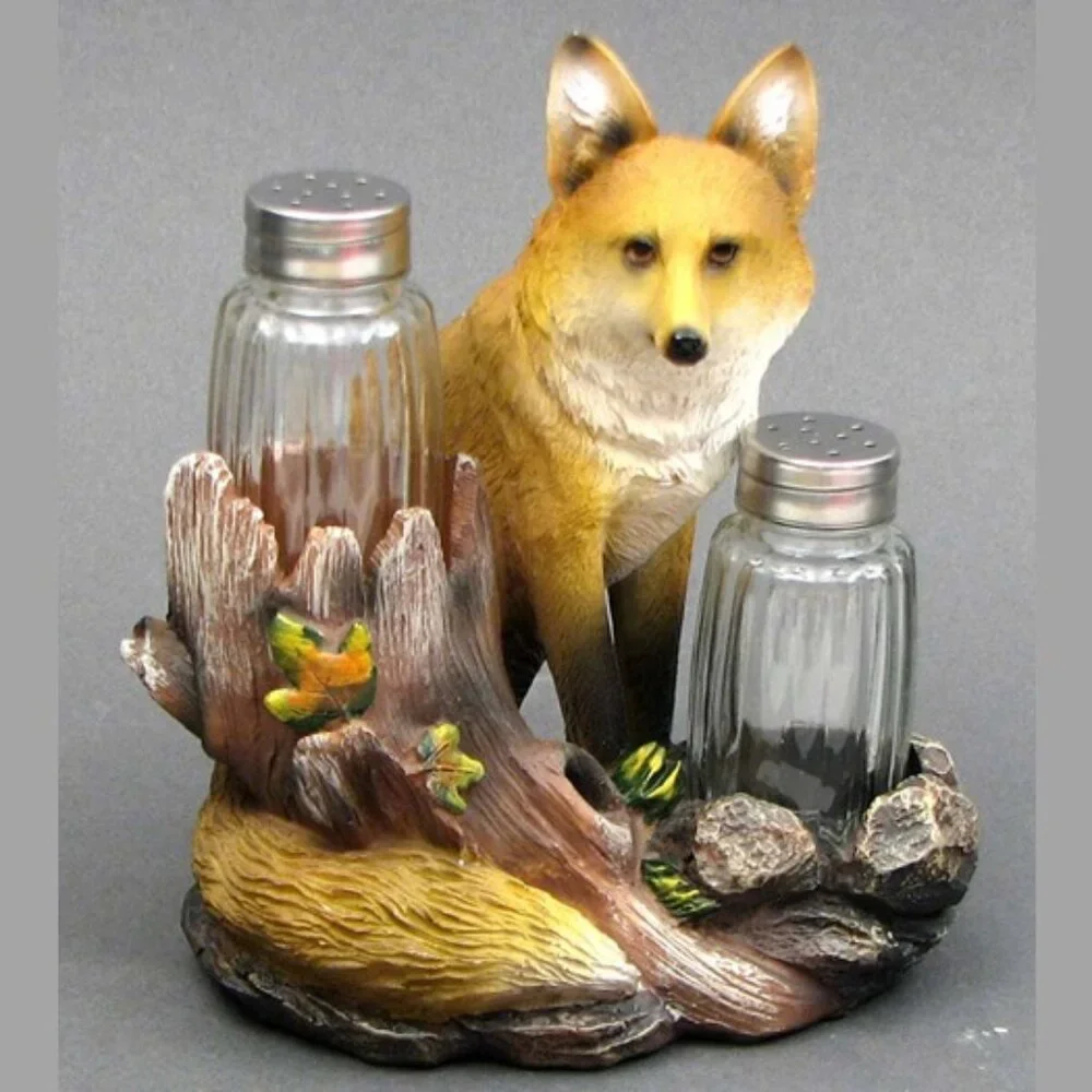 Red Fox Hiding behind a Tree Stump Salt and Pepper Set 6 3/4
